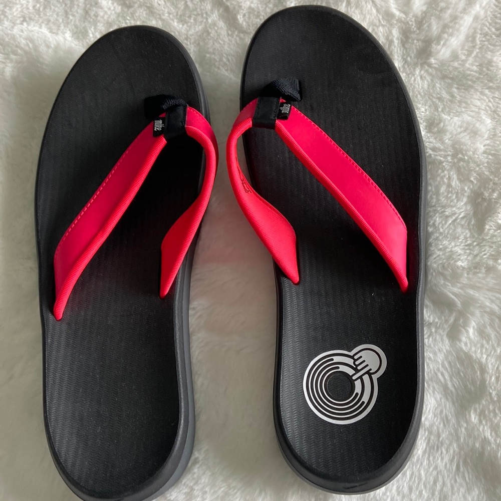 Nike flip flops